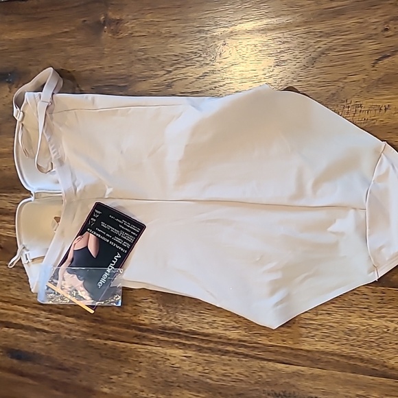 Ambrielle body shapers bodysuit size 34b.  New - Picture 5 of 6